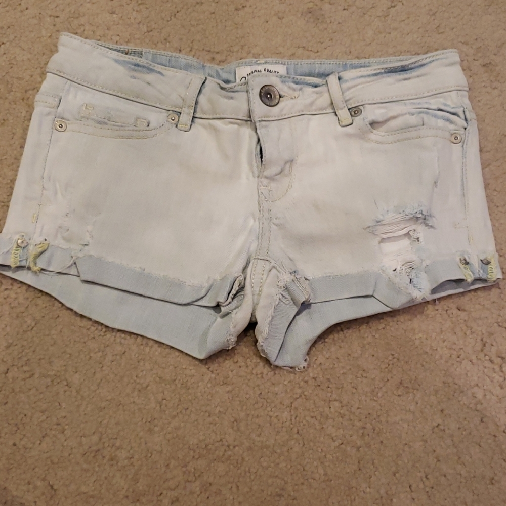 Women's size 0 Aeropostale shorts.